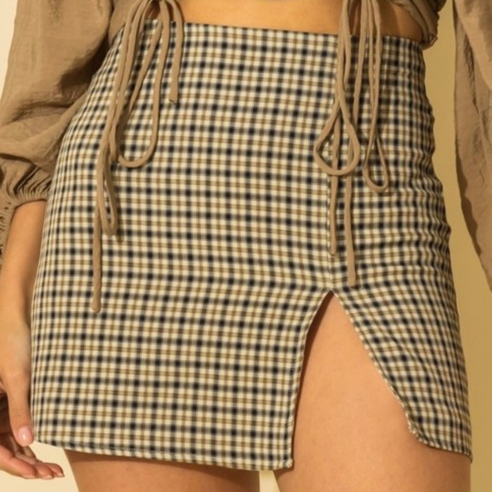 New Cream Black Plaid Mini Skirt with slit